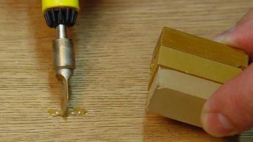 Воск для заделки трещин в дереве. Применение воска