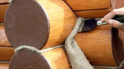 Конопатка сруба бани или дома из бревна. Основные правила конопатки 02