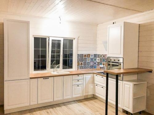 Чем отделать стены на даче внутри. Бюджетная отделка дачного дома внутри 07