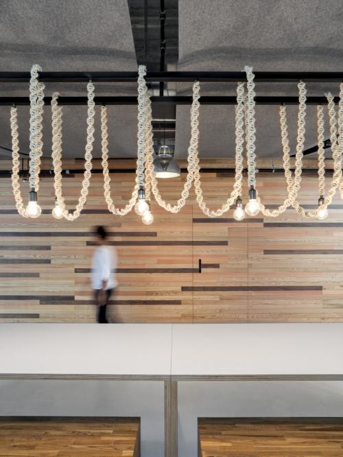 Канат для декоративной отделки. Возможности внедрения в лестницы