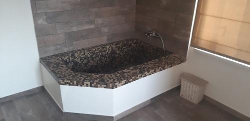 Отделка стен из газобетона в ванной. Ванна из газоблока своими руками