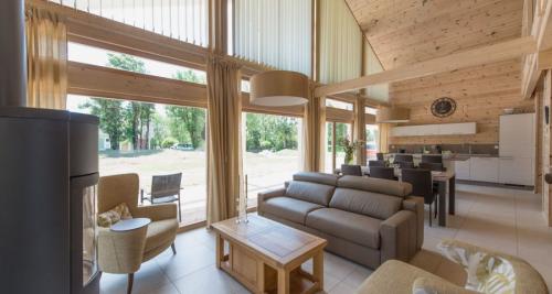 Как дешево сделать внутреннюю отделку дома. Отделка стен в доме: обзор лучших материалов и технологий. 90 фото вариантов дизайна стен в частном доме