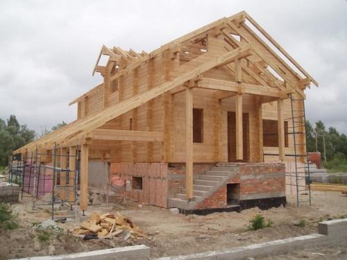 Из чего строить зимний дом. Критерии выбора материала