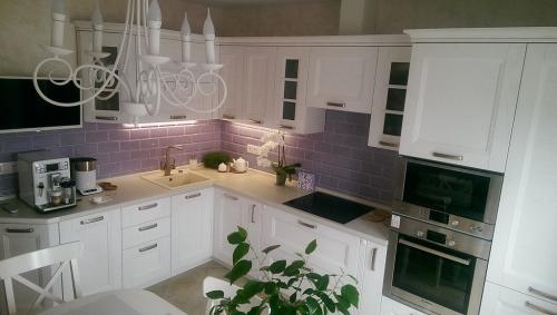 Кухонный фартук из плитки кабанчик. 20 интерьеров с плиткой кабанчик на кухонном фартуке