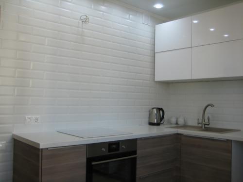 Кухонный фартук из плитки кабанчик. 20 интерьеров с плиткой кабанчик на кухонном фартуке