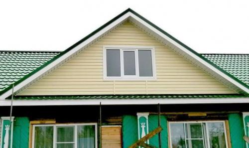 Как выбрать подходящий материал для обшивки фронтона. Материалы для фронтона и их влияние на цвет