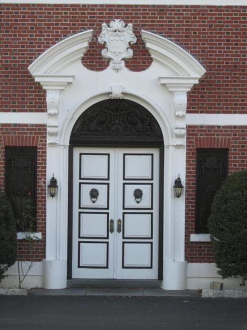 В чем преимущества и как сделать фронтон из досок. Устройство фронтонов в деревянном доме