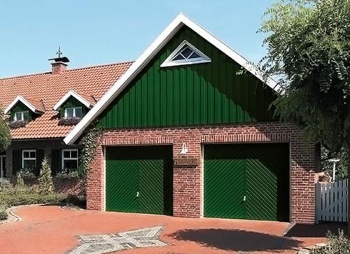 Какие стили облицовки и отделки фронтона деревянного дома можно выбрать. Материалы для фронтона и их влияние на цвет