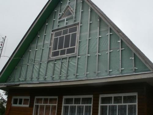 Как долго прослужит мягкая кровля на фронтоне дома. Обзор технологии работ