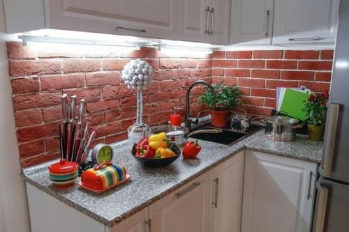 Керамическая плитка для фартука на кухню. Стандарты фартука на кухне 02