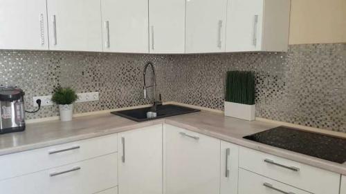 Леруа фартук для кухни. Фартук в Леруа Мерлен: 150 фото новинок дизайна из последнего каталога