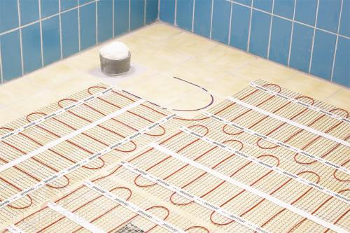 Какой теплый пол лучше водяной или электрический в частном доме. Виды тёплого пола 01