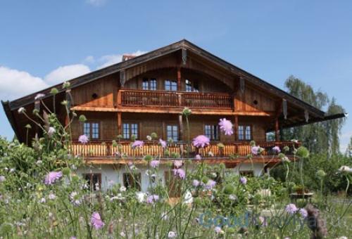 Идеальный выбор для подшивки фронтонных и карнизных свесов: материалы и техники 11 Идеальный выбор для подшивки фронтонных и карнизных свесов: материалы и техники 11