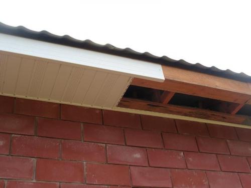 Идеальный выбор для подшивки фронтонных и карнизных свесов: материалы и техники 14 Идеальный выбор для подшивки фронтонных и карнизных свесов: материалы и техники 14