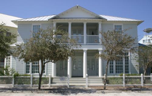 Какие архитектурные стили используют фронтоны дома. Декорирование дома с помощью греческих фронтонов: современный взгляд на античное прошлое