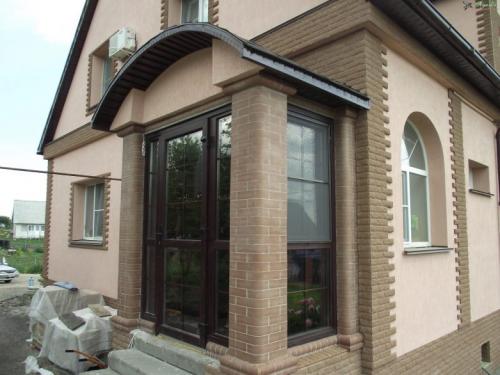 Как задекорировать стену на улице. Фасадный декор своими руками: мастер-класс по наружной отделке дома. Фото лучших примеров + советы по выбору материалов