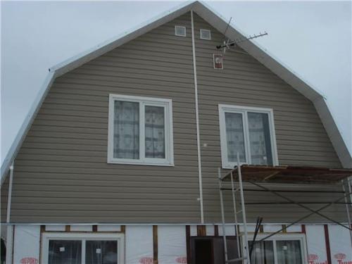 Какие факторы нужно учитывать при выборе материалов для отделки фронтона частного дома. Материалы для фронтона и их влияние на цвет