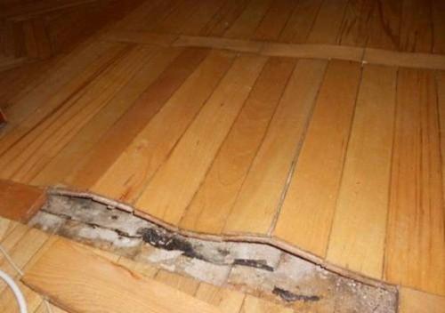 Вздулся паркет от воды, что делать. Как выправить вздутый паркет если квартиру затопили