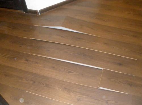 Вздулся паркет от воды, что делать. Как выправить вздутый паркет если квартиру затопили 08