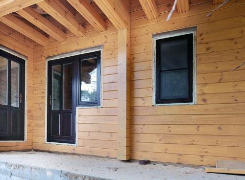 Разница между клееным и профилированным брусом: все, что нужно знать 15