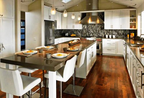 Кухонный остров со столом