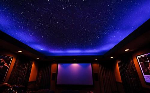 Люминесцентные рисунки на стенах. Великолепные картинки, светящиеся в ультрафиолете