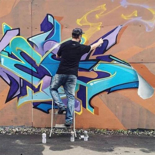 Чем рисовать на бетонной стене на улице. Уличный художник