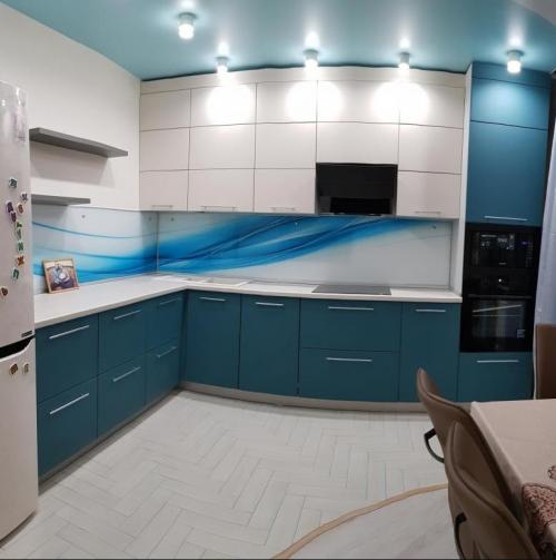 Сине-зеленый… очень необычный цвет для кухни. 109 модных интерьеров кухни в синих тонах