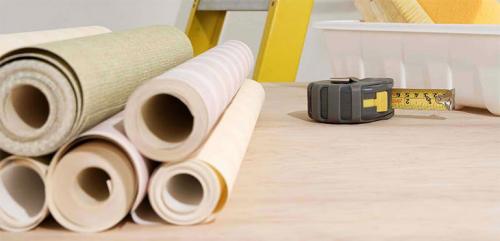 Когда делать натяжной потолок до обоев или после. Рекомендации профессионалов