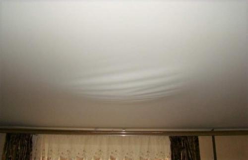 На сколько опускаются натяжные потолки. Другие факторы влияния на минимальную высоту 04