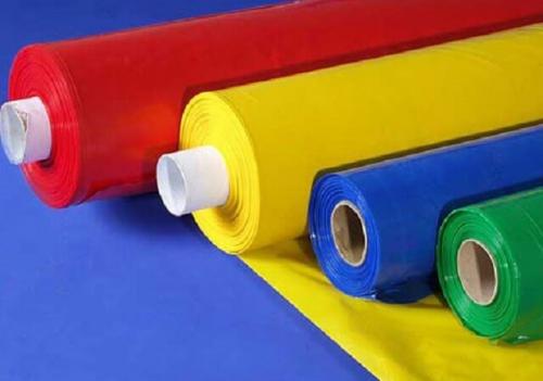 На сколько меньше полотно натяжного потолка. Расчет полотна натяжного потолка: площадь и цена