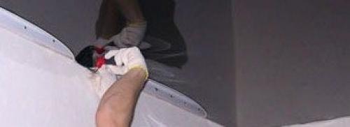 Расход материалов на 1м2 натяжного потолка. Установка натяжного потолка