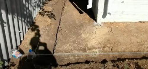 Отмостка вокруг дома, как правильно сделать мягкая бетонная и др. Как правильно сделать отмостку из бетона? 12 Отмостка вокруг дома, как правильно сделать мягкая бетонная и др. Как правильно сделать отмостку из бетона? 12