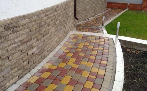 Нужна ли отмостка для монолитного фундамента. Нужна ли отмостка для плитного фундамента