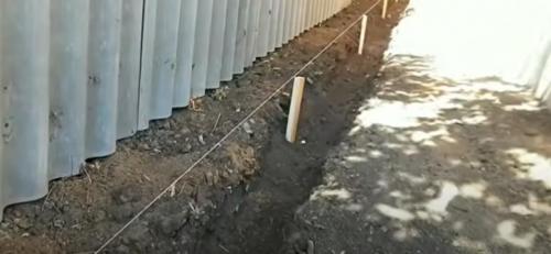 Как правильно сделать отмостку вокруг дома из бетона. Выбор времени и подготовка почвы 11 Как правильно сделать отмостку вокруг дома из бетона. Выбор времени и подготовка почвы 11