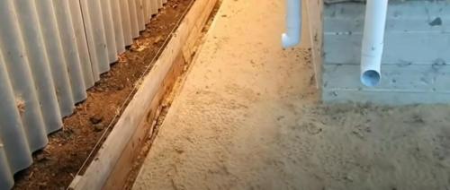 Как правильно сделать отмостку вокруг дома из бетона. Выбор времени и подготовка почвы 13 Как правильно сделать отмостку вокруг дома из бетона. Выбор времени и подготовка почвы 13