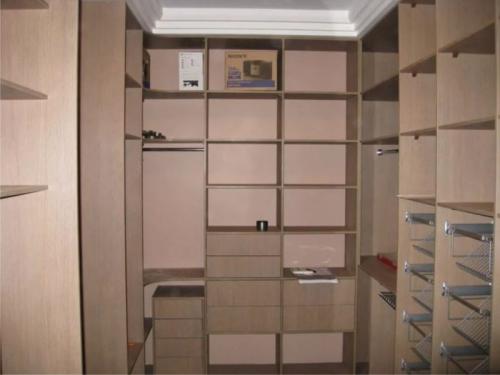 Дизайн гардеробной комнаты 2 кв. м с реальными фото-идеями